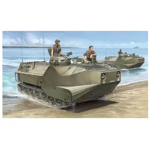Hobby Boss LVTP-7 Landing Vehicle Tracked pas cher