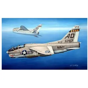 Comparateur de prix : Hobbyboss Kit d'assemblage Authentique « TA-7C Corsair II » échelle 1:72.