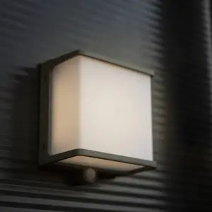 LUTEC Applique solaire LED Doblo avec capteur, largeur 15cm pas cher