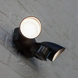 Comparateur de prix : LUTEC Spot d’extérieur LED Shrimp avec capteur aluminium