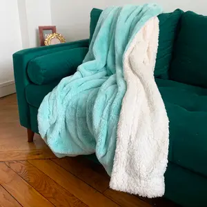 Le comptoir de la plage Plaid polaire doublé imitation Lapin" Aqua 130x170cm" pas cher