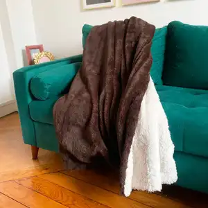 Le comptoir de la plage Plaid polaire doublé imitation Lapin" Chocolat 130x170cm" pas cher