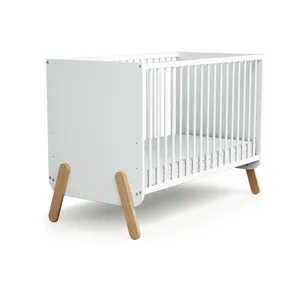 Les Tendances - AT4 - Lit bébé en bois pirate Blanc et Hêtre 60 x 120 cm pas cher