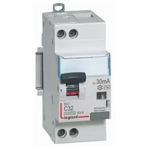 Comparateur de prix : Legrand Disjoncteur différentiel DX  4500 - Vis/vis - 32A - Type F - 6kA - 30mA