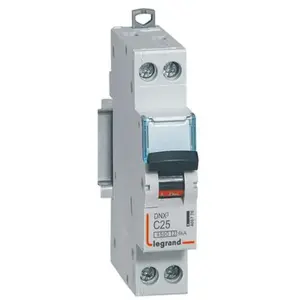 Comparateur de prix : Legrand Disjoncteur DNX³ 4500 6kA borne à vis 1 module 1P+N 230V 25A - - 406776