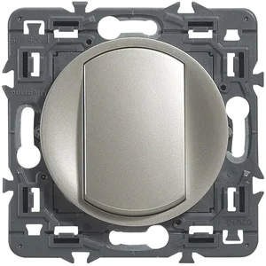 LEGRAND Poussoir simple Céliane 6A + enjoliveur