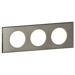 Comparateur de prix : LEGRAND Plaque Céliane finition métal pour 3 postes - Inox brossé