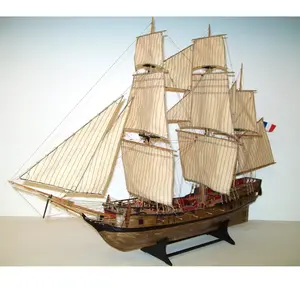 Comparateur de prix : SOCLAINE Maquette en bois - Corsaire Français Le Tonnant