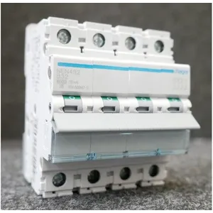 Disjoncteur 32A 4P courbe b 4 modules 6-10kA bornes à vis pour pose sur rail din modulaire HagerVendu paramazon