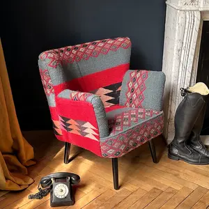 Now's Home Fauteuil en kilim brodé main et pieds en bois noir pas cher