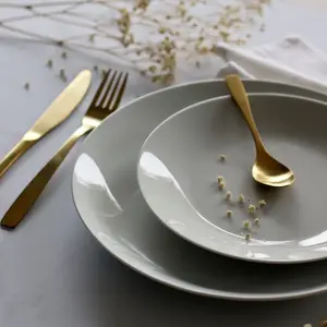 Novastyl Lot de 6 assiettes plates en procelaine blanche 27cm