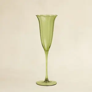 Novastyl - 4 Flutes Eden

17Cl En Verre Vert OS