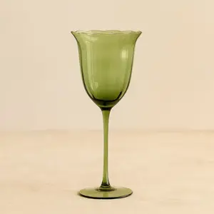 Lot de 4 verres à pieds en verre en forme de fleur 36cl verts