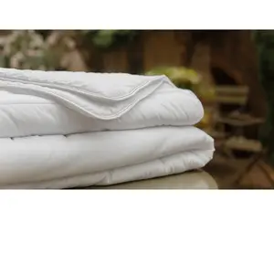 Colas Normand - Couette Chaude 100 % recyclée blanche 200x200 cm pas cher
