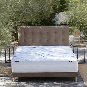 Ensemble matelas mousse elysia + sommier, chenille bouclettes moka cou... pas cher