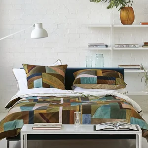 Designers Guild Housse de couette imprimée en coton marron 240x240 pas cher