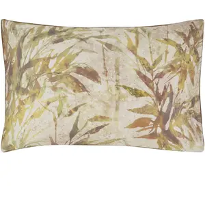 Designers Guild Taie d'oreiller imprimée en percale de coton beige 50x75 pas cher