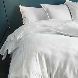 Essix Parure de lit Housse de couette 260x240 + taie carrée blanc pas cher