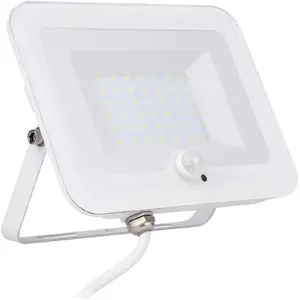 Comparateur de prix : Projecteur plat + détecteur de mouvement IP65 3000lm - blanc - Voltman