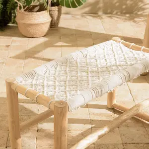 MACABANE Banc en branches de teck naturel assise en macramé blancVendu paramazon