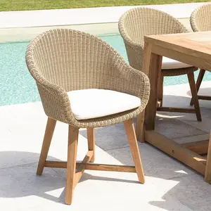 Macabane KALLY - Lot de 2 fauteuils jardin rotin synthétique et coussin pieds croisés pas cher
