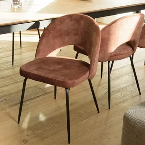 Macabane AUGUSTIN - Lot de 2 chaises velours acajou dossier ouvert pieds acier noir pas cher