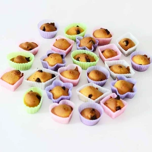 24 moules à gâteaux en silicone couleur pastel Astuceo pas cher