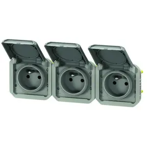 LEGRAND Prise de courant 3x2P+T horizontale Plexo composable gris (069564L)