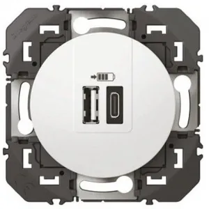 Comparateur de prix : Legrand Double chargeur USB DOOXIE 3A finition blanc 1 type-A + 1 type-C - - 600349