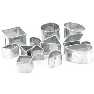 DTM - Sachet de 12 mini emporte pièces en métal, pour pâte FimoVendu parscrapmalin