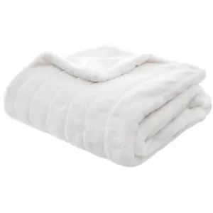 Comparateur de prix : ATMOSPHERA CREATEUR D'INTERIEUR Créateur d'intérieur - Plaid Imitation Fourrure Manoir 120x160cm Blanc