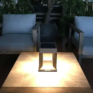 Les Jardins Lampe solaire LED à poser Teckalu, noir/bois clairVendu parluminaire