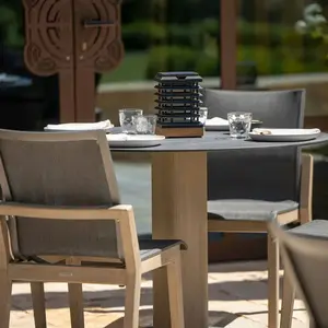 Les Jardins Lampe solaire LED à poser Tekura en bois de teckVendu parluminaire