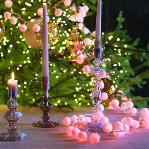 Guirlande led rouge 5 m avec boules de coton, lumière fixe et timer pas cher