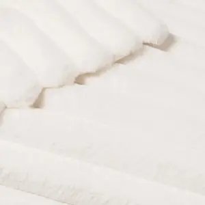 Comparateur de prix : Plaid imitation fourrure ultra doux 180x220 cm Douceur d'Intérieur