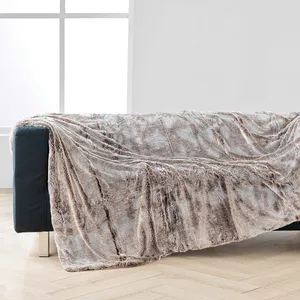 Comparateur de prix : Douceur d'Intérieur Plaid imitation fourrure antartic 180x220cm chocolat 1606542-choco