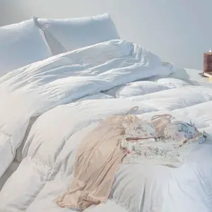 Selenia Couette Naturelle Légère 90% Duvet 150 gr/m²Vendu par3suisses