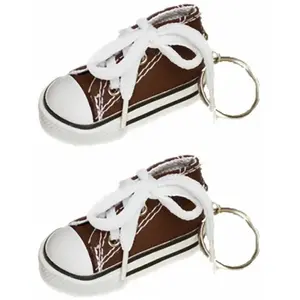 RueDeLaFete Sachet de 2 porte-clés Baskets 7,5cm en tissu, Chocolat pas cher