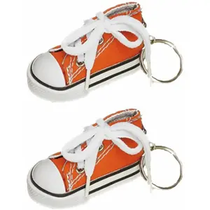 RueDeLaFete Sachet de 2 porte-clés Baskets 7,5cm en tissu, Orange pas cher