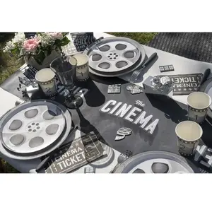 Comparateur de prix : Chemin de table The Cinema