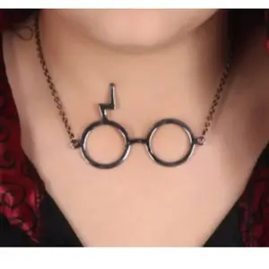 Comparateur de prix : Collier lunettes apprenti sorcier - Argenté / gris - Enfant