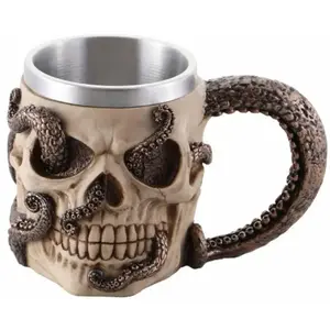 RueDeLaFete Mug Tête de mort Octopus en résine et métal 10,8cm pas cher