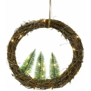 RueDeLaFete Couronne Noël rotin avec 3 sapins et 30 leds ˜ 28cm à suspendre pas cher