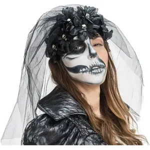 Coiffe gothique avec fleurs noires, crânes et voile