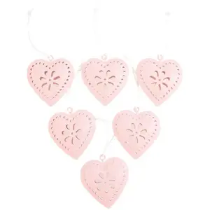 RueDeLaFete Set de 6 petits Coeurs métal perforés à suspendre 4cm, Rose pastel pas cher