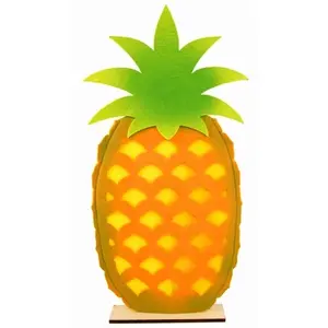 RueDeLaFete Déco Ananas en feutrine sur socle bois 35cm pas cher