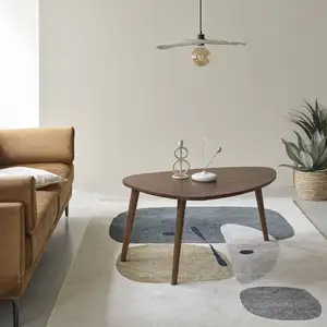 BOIS DESSUS BOIS DESSOUS BRUNE Table basse en mindi massif finition noyer Berah Getah pas cher
