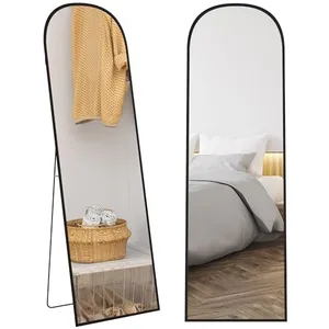 Comparateur de prix : HOMCOM Miroir sur pied - miroir mural rectangulaire arrondi - dim. 50L x 161,5H cm - alu. noir
