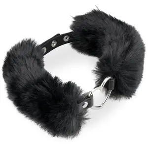 LOVE AND VIBES Collier sexy coeur et fourrure synthétique pas cher