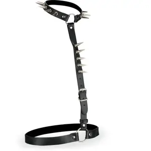 Harnais de torse BDSM en similicuir et à piques